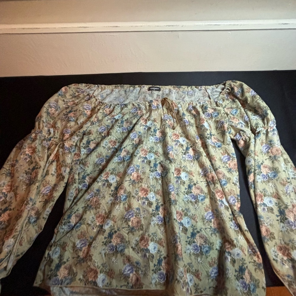 Flowing blouse top